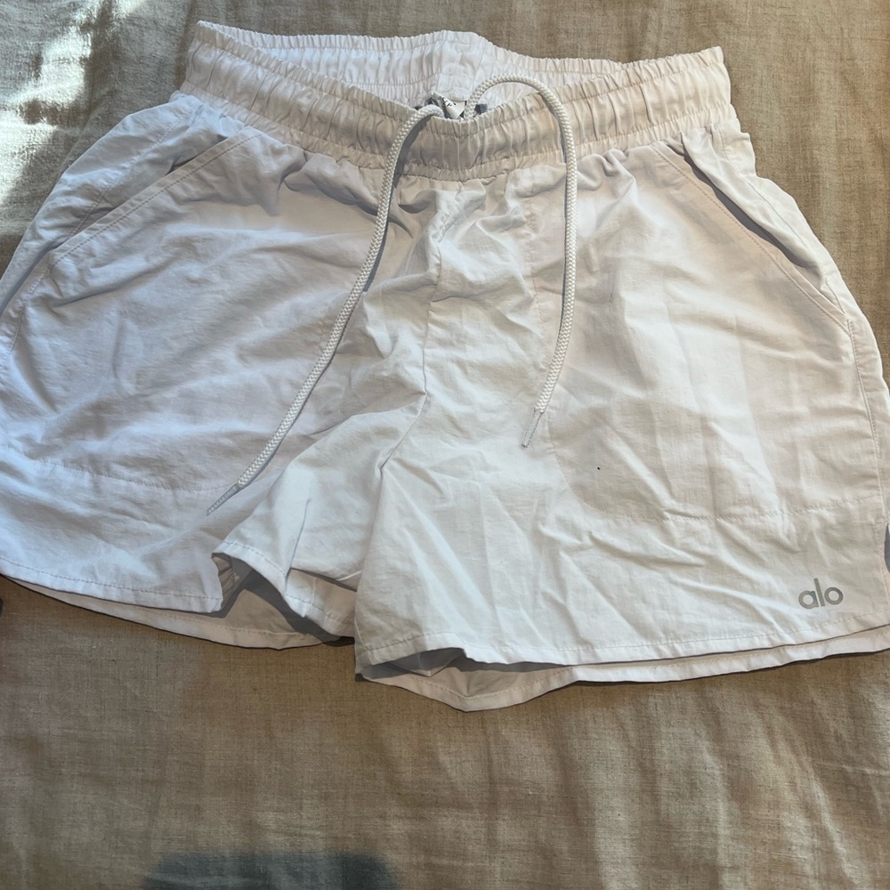 Alo Workout Shorts: White Athletic Shorts